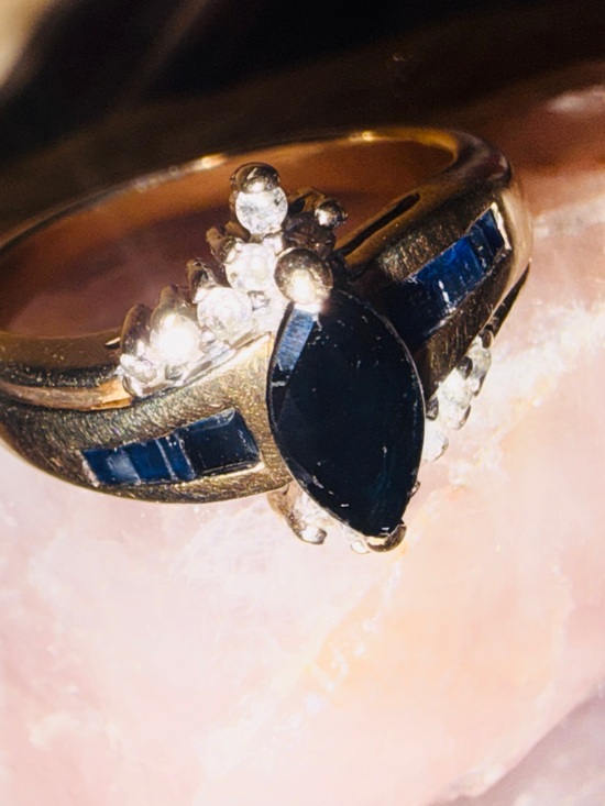 Vintage 10 karat yellow gold, Sapphire, and Diamond ring Sz 7 - Picture 7 of 17